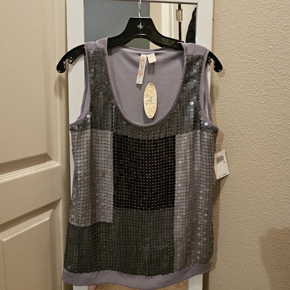 Sleeveless Grey/Silver Sequin Blouse NWT. Size PL